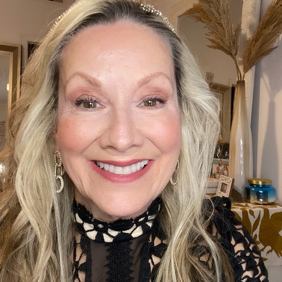 Meet Your POSH AMBASSADOR! - Picture 14 of 16